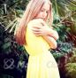 lady in yellow