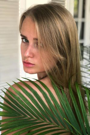 Her type of man:							
                I am looking for a man to built a serious relationship with. Good relationships are built on mutual respect. If he loves you, you feel respected in... Lady											Daryna from Ukraine