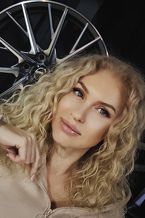 Lady											Oleksandra from USA