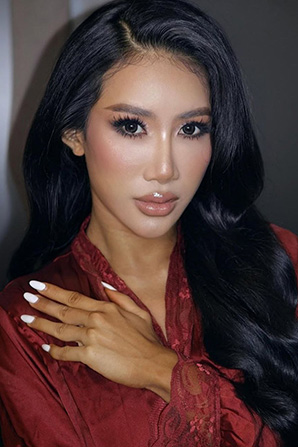 Lady											Soe from Thailand