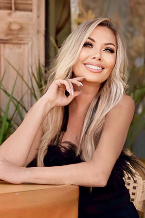 Lady											Elena from USA