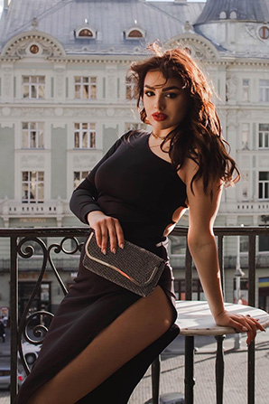 Lady											Amina from Ukraine