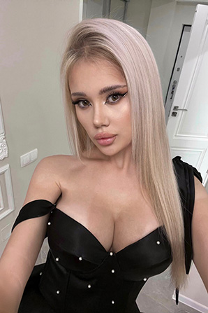 Lady											Anna from Moldova