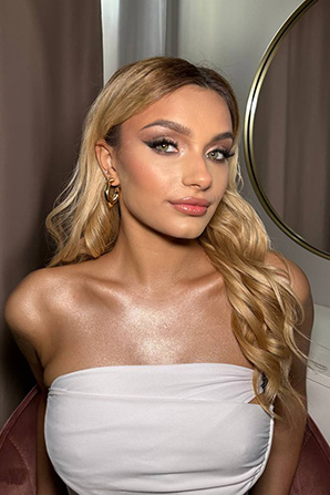 Lady											Ana from Moldova