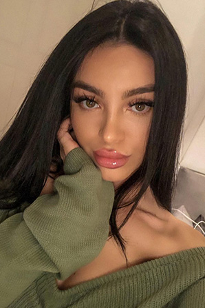 Lady											Ana-Alexandra from Romania