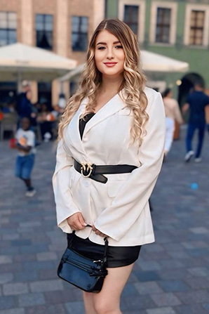 Lady											Viktoriia from Ukraine