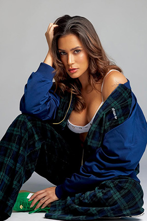 Lady											RayssaBianca from Indonesia