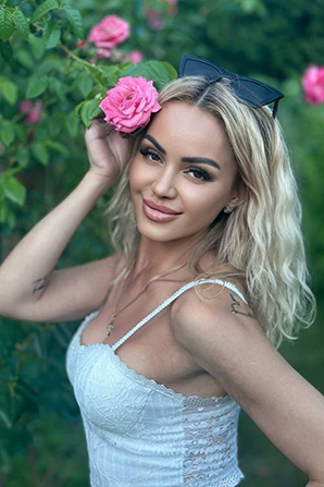 Lady											Yuliia from Ukraine