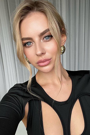 Lady											Anastasiia from Ukraine